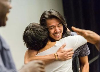 Bil Gates làm cách nào để khai thác tính chủ động của nhân viên ?