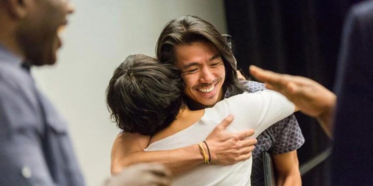 Bil Gates làm cách nào để khai thác tính chủ động của nhân viên ?