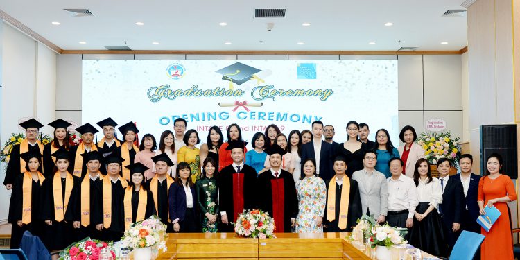 Lễ Tốt Nghiệp 2022 và khai giảng Khóa 8, Khóa 9 Chương trình MBA ESG (ESGCI) SBF.NEU